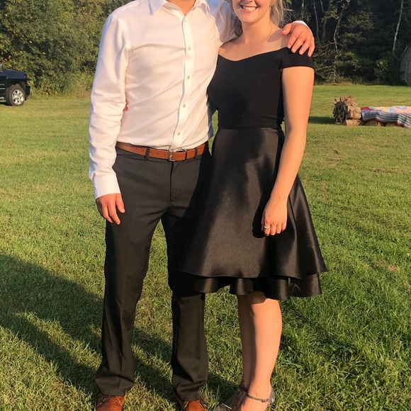 Black dress - Picture 1 of 5